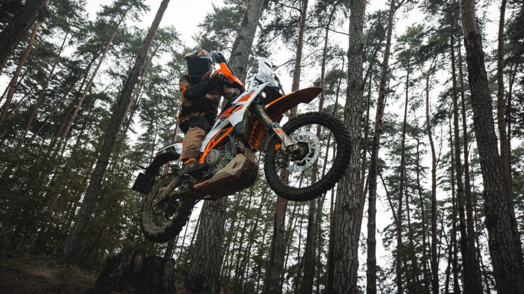 KTM 390 Adventure R en action