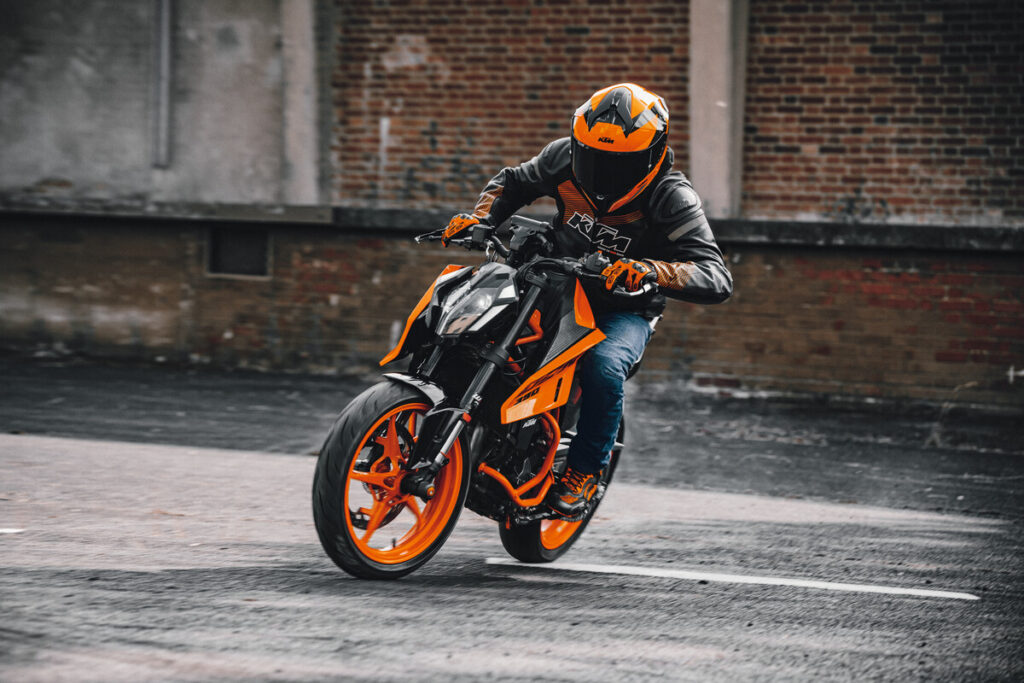 KTM 390 DUKE en action