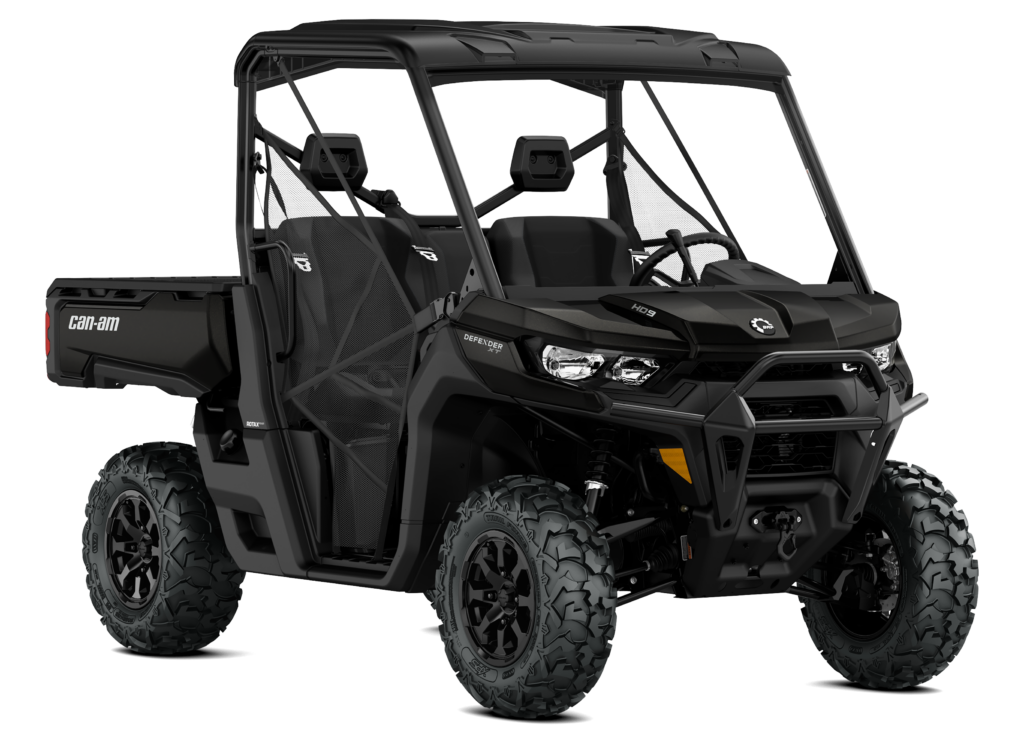 Can-Am Defender XT HD9, trois quarts avant en studio, noir Stealth