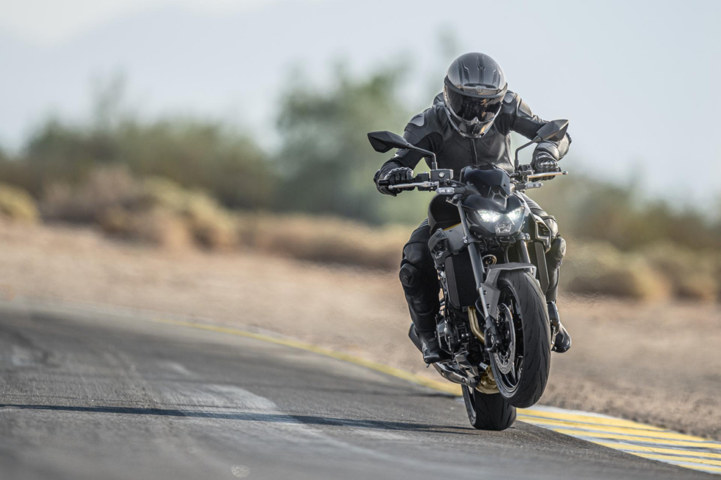 Kawasaki Z900 en action