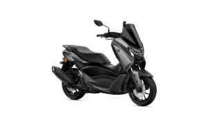 Scooter Yamaha NMAX 125 coloris Crystal Graphite (noir graphite), vue trois-quarts avant sur fond blanc